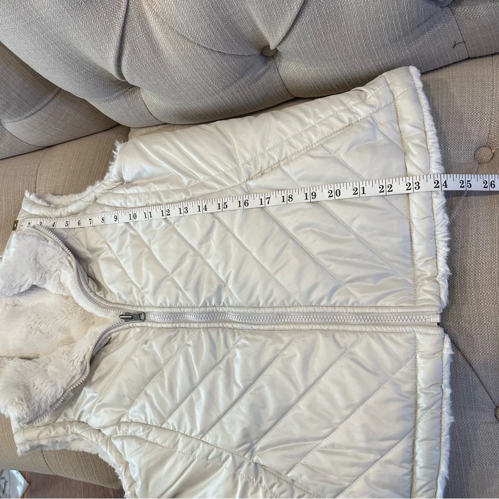 Nicole Miller Womens Medium Cream Reversible Quilted Puffer And Faux Fur Vest - Picture 7 of 9